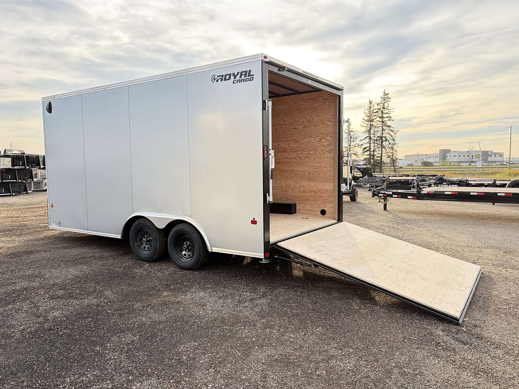 2027 Royal 8.5'x18' Cargo w/ 35K Axles & Dovetail