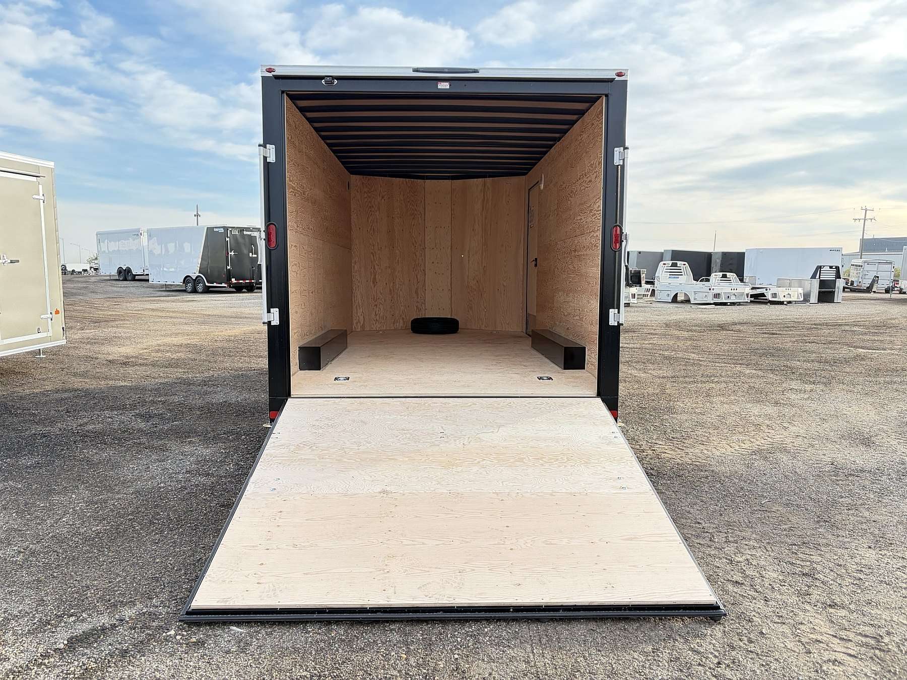 2027 Royal 8.5'x18' Cargo w/ 35K Axles & Dovetail