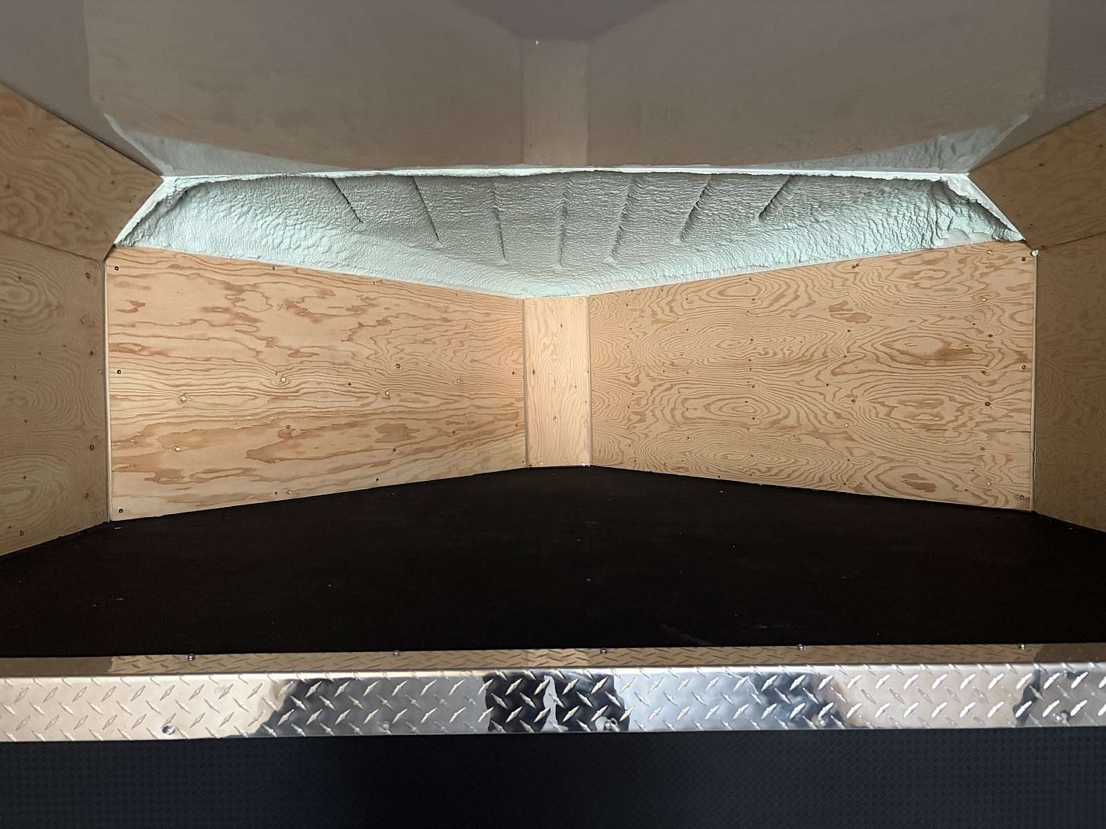 2027 Royal 8.5'x24' Fully Insulated Gooseneck Cargo Trailer