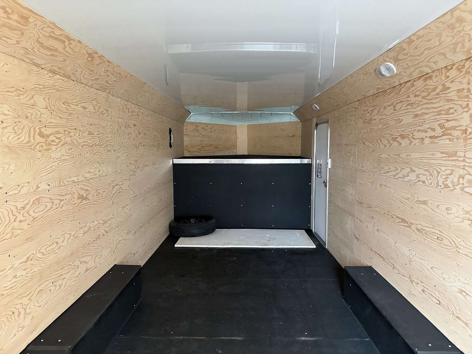 2027 Royal 8.5'x24' Fully Insulated Gooseneck Cargo Trailer