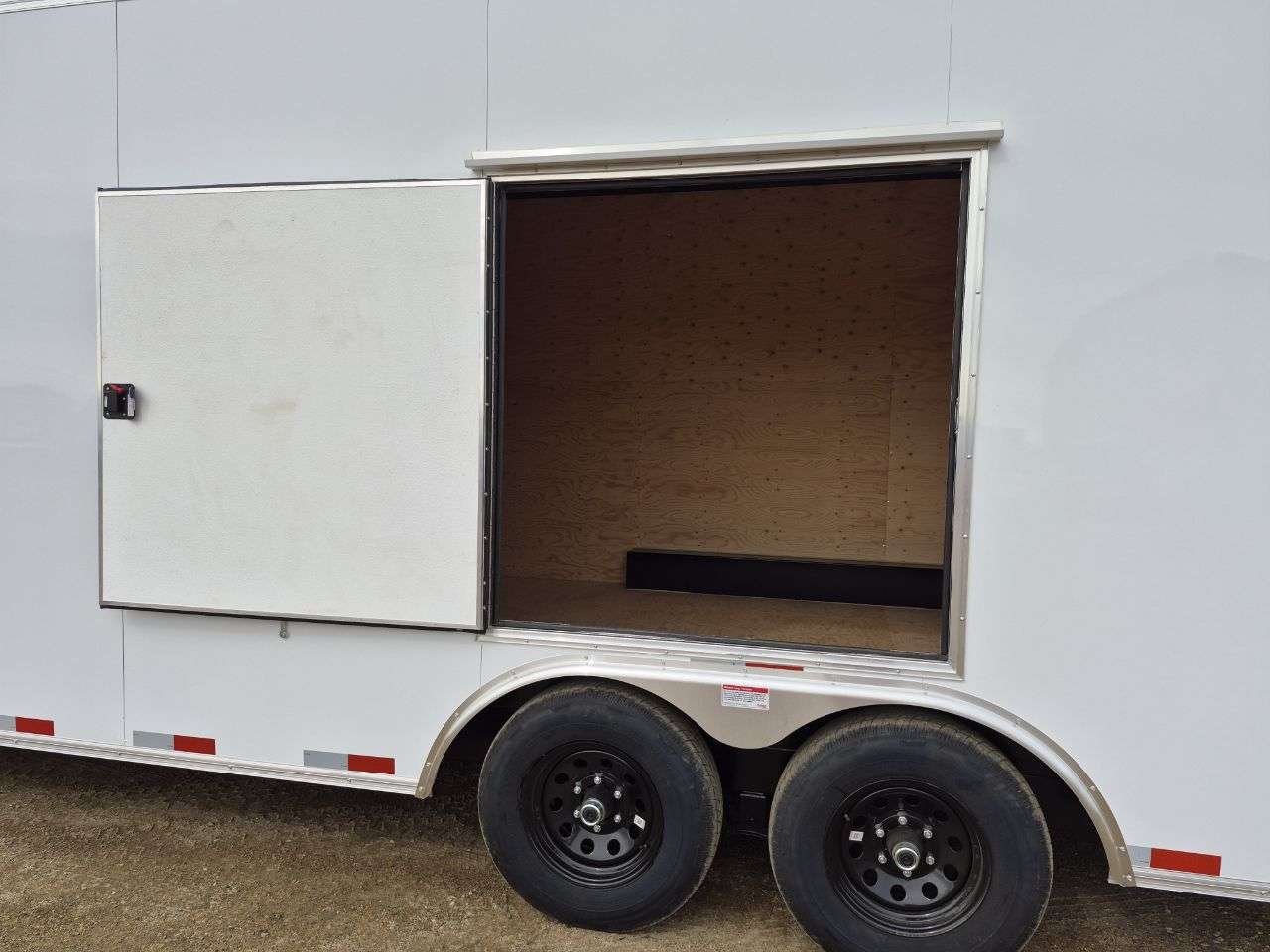 2027 Royal LARC 8'6" x 24' + V-Nose Car Hauler Trailer