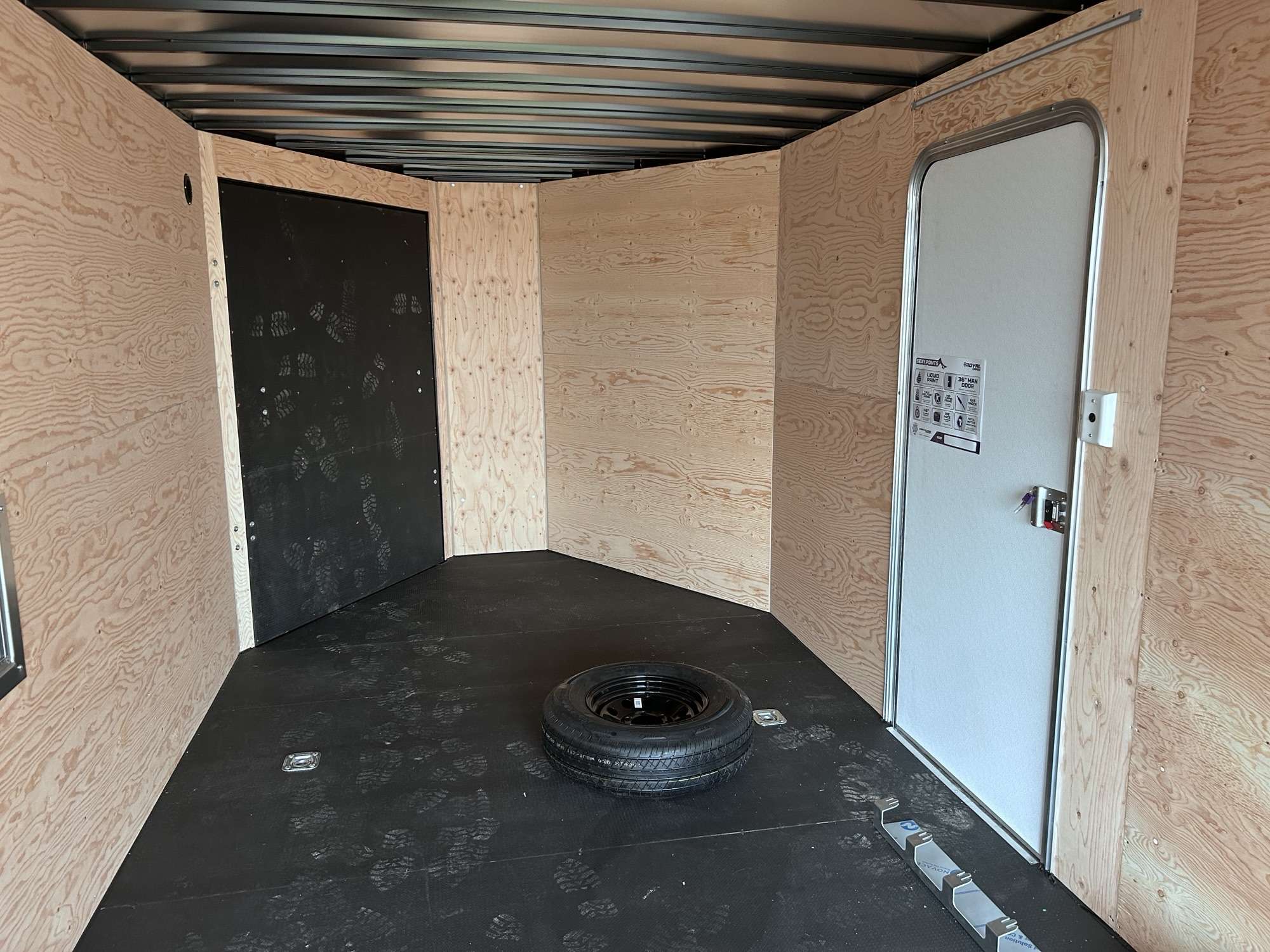 2027 Royal LARSM 8'6" x 22' + 4' V-Nose Toy Hauler Trailer