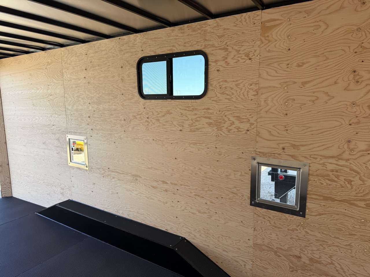 2027 Royal LARSM 8'6" x 22' + 4' V-Nose Toy Hauler Trailer
