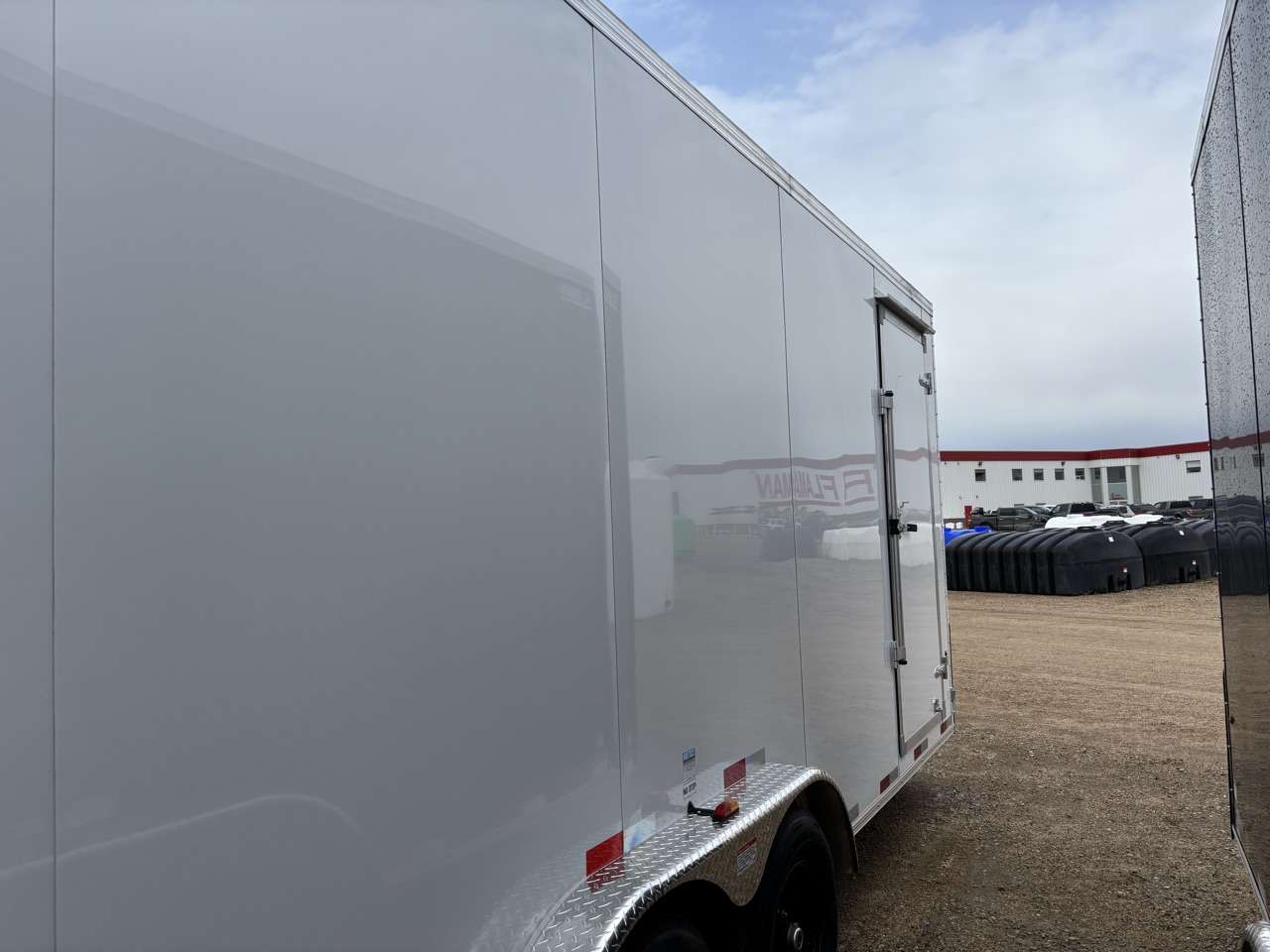 2027 Royal LCH 7'6" x 18' + V-Nose Cargo Trailer