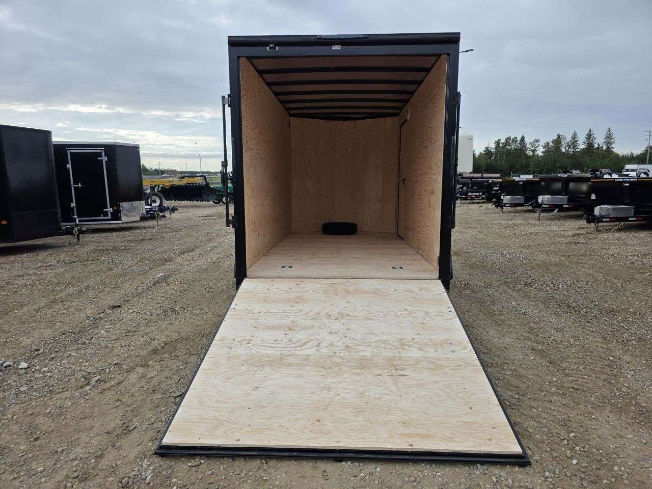 2027 Royal LCH 7' x 14' + V-Nose Cargo Trailer