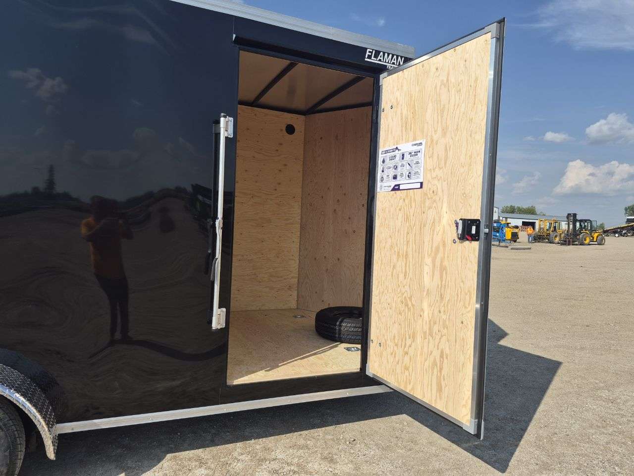 2027 Royal LCH 7' x 16' + V-Nose Cargo Trailer