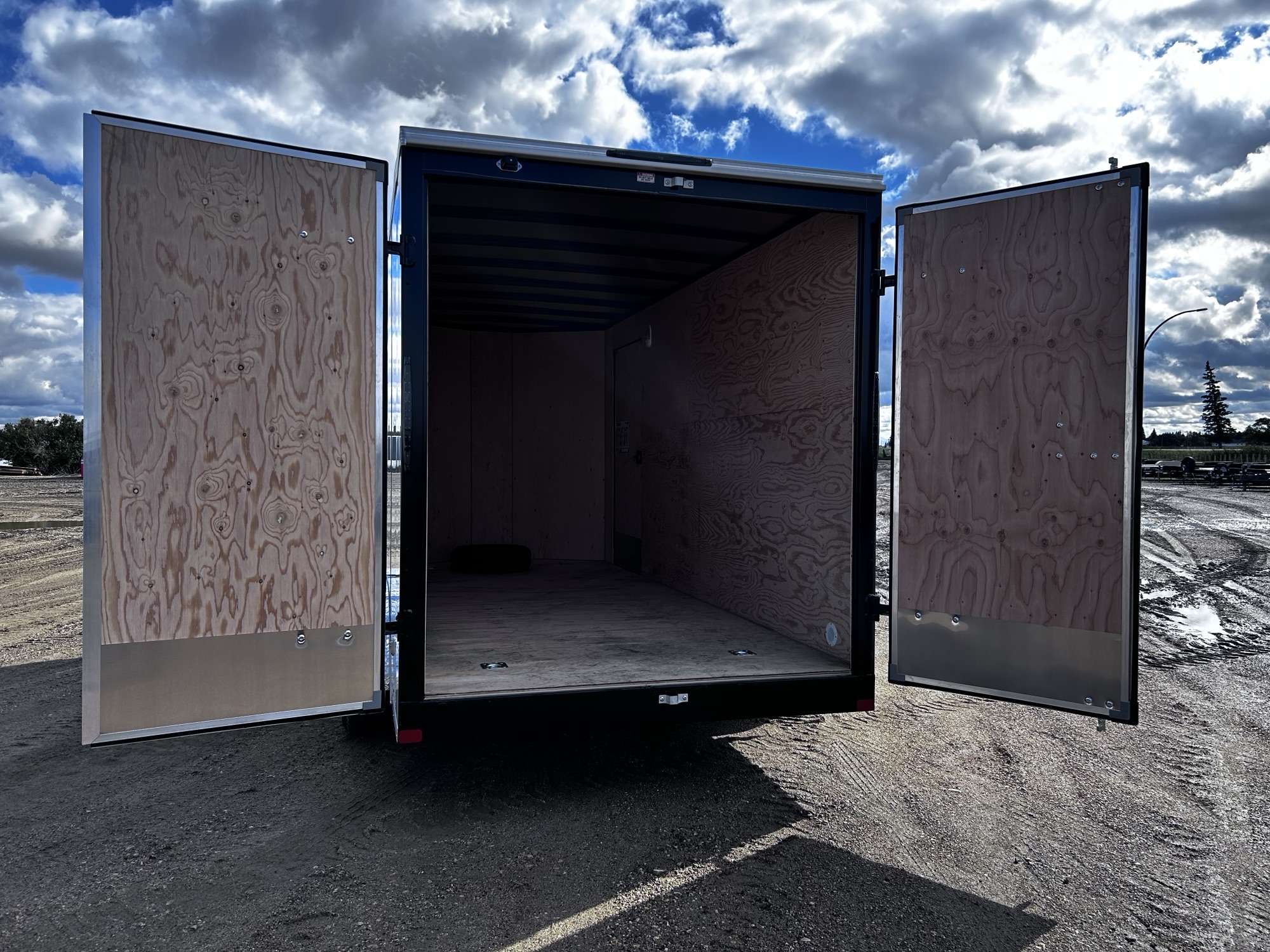 2027 Royal LCH 7' x 16' + V-Nose Cargo Trailer
