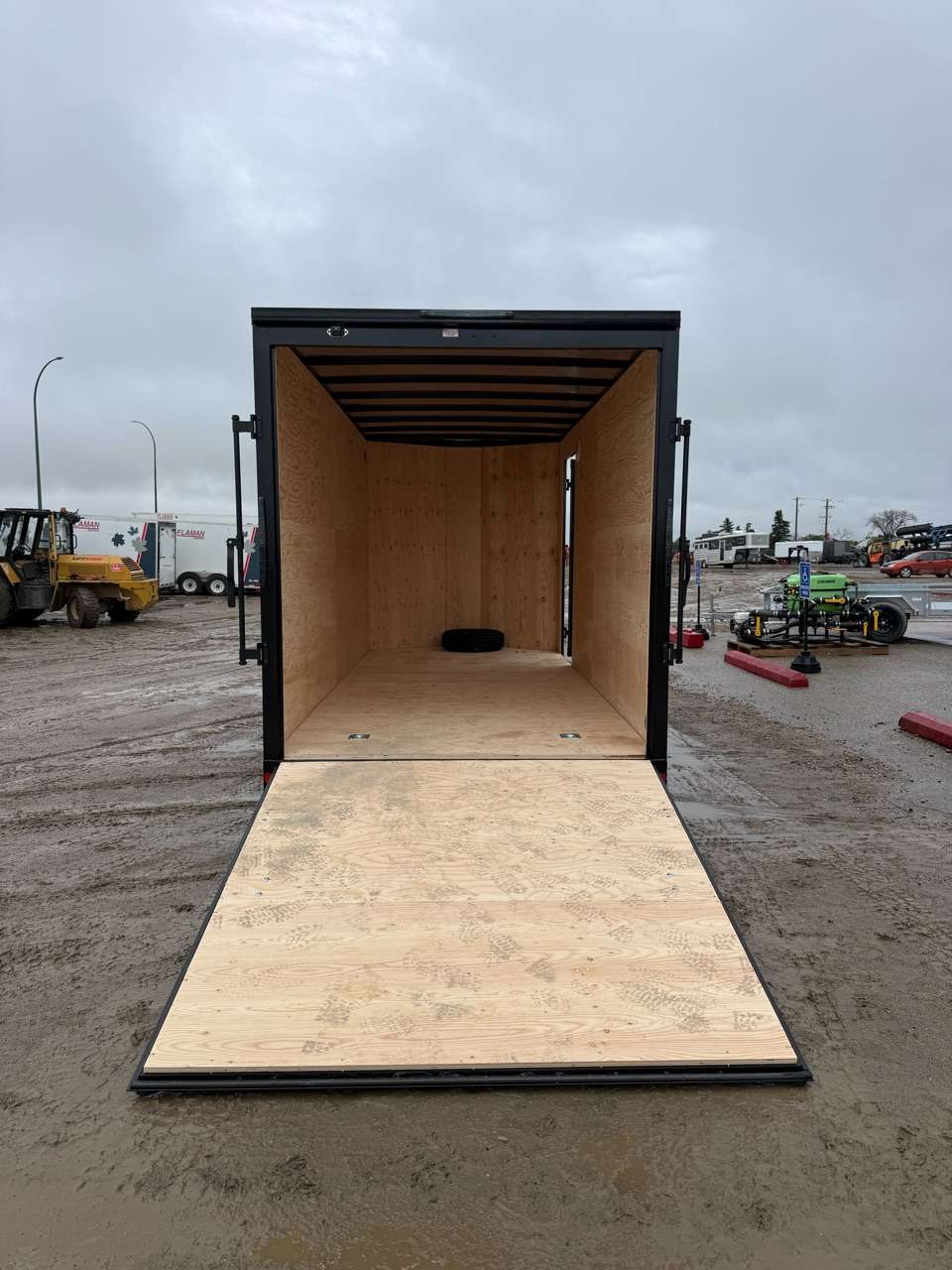 2027 Royal LCH 7' x 16' + V-Nose Cargo Trailer