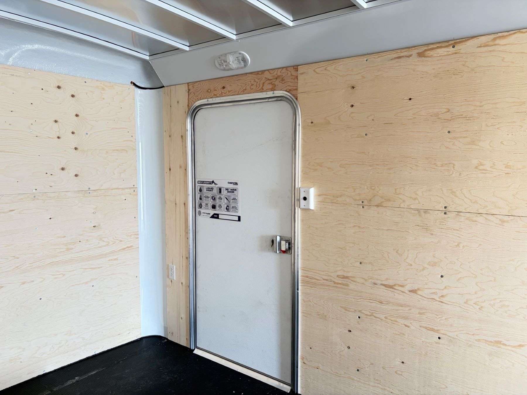 2027 Royal Original 8.5'x24' Enclosed Cargo w/ Barn Door