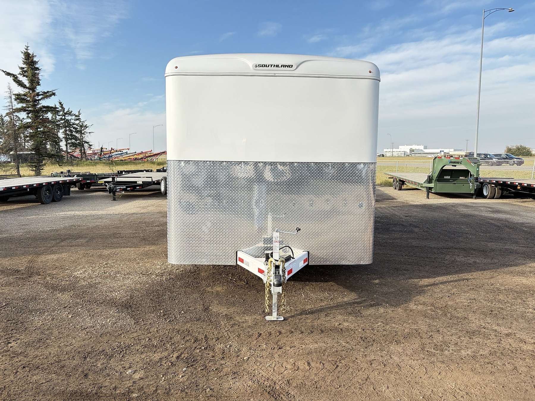 2027 Royal Original 8.5'x24' Enclosed Cargo w/ Dovetail