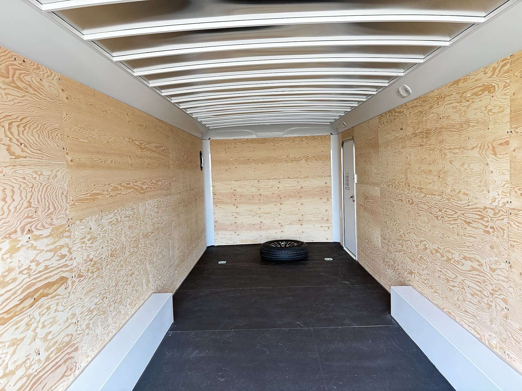 2027 Royal Original 8.5'x24' Enclosed Cargo w/ Dovetail
