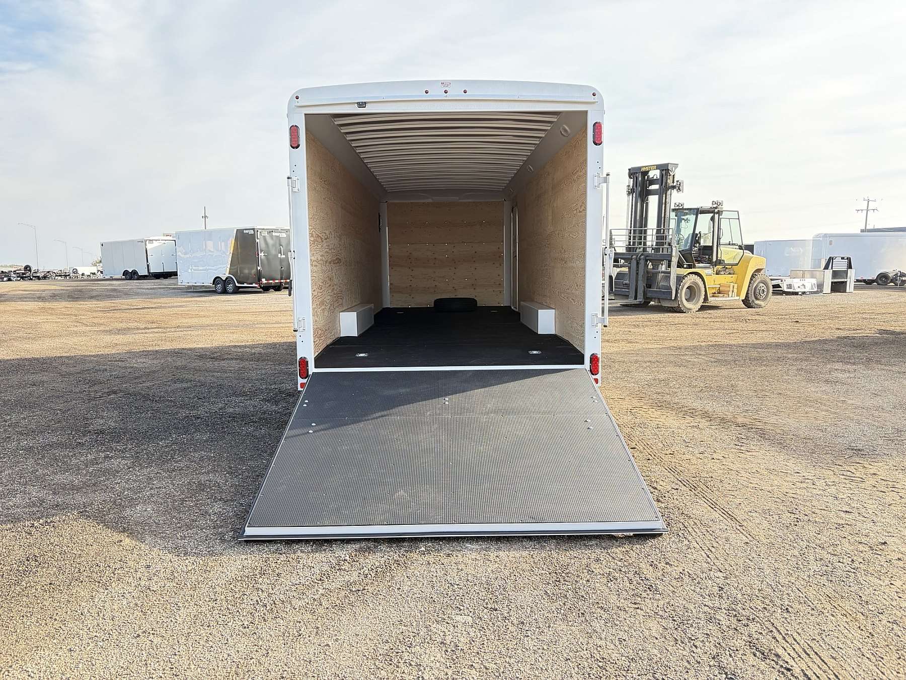 2027 Royal Original 8.5'x24' Enclosed Cargo w/ Dovetail