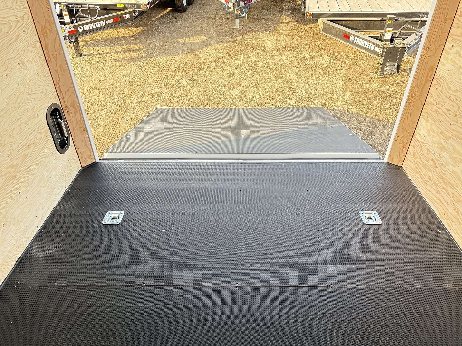 2027 Royal Original 8.5'x24' Enclosed Cargo w/ Dovetail
