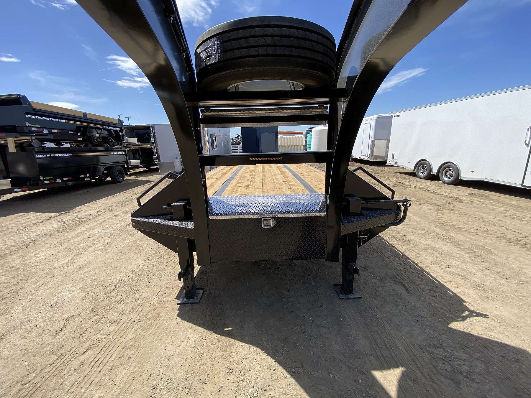 2027 Southland 26'+6' Gooseneck Trailer w/ HD Suspension