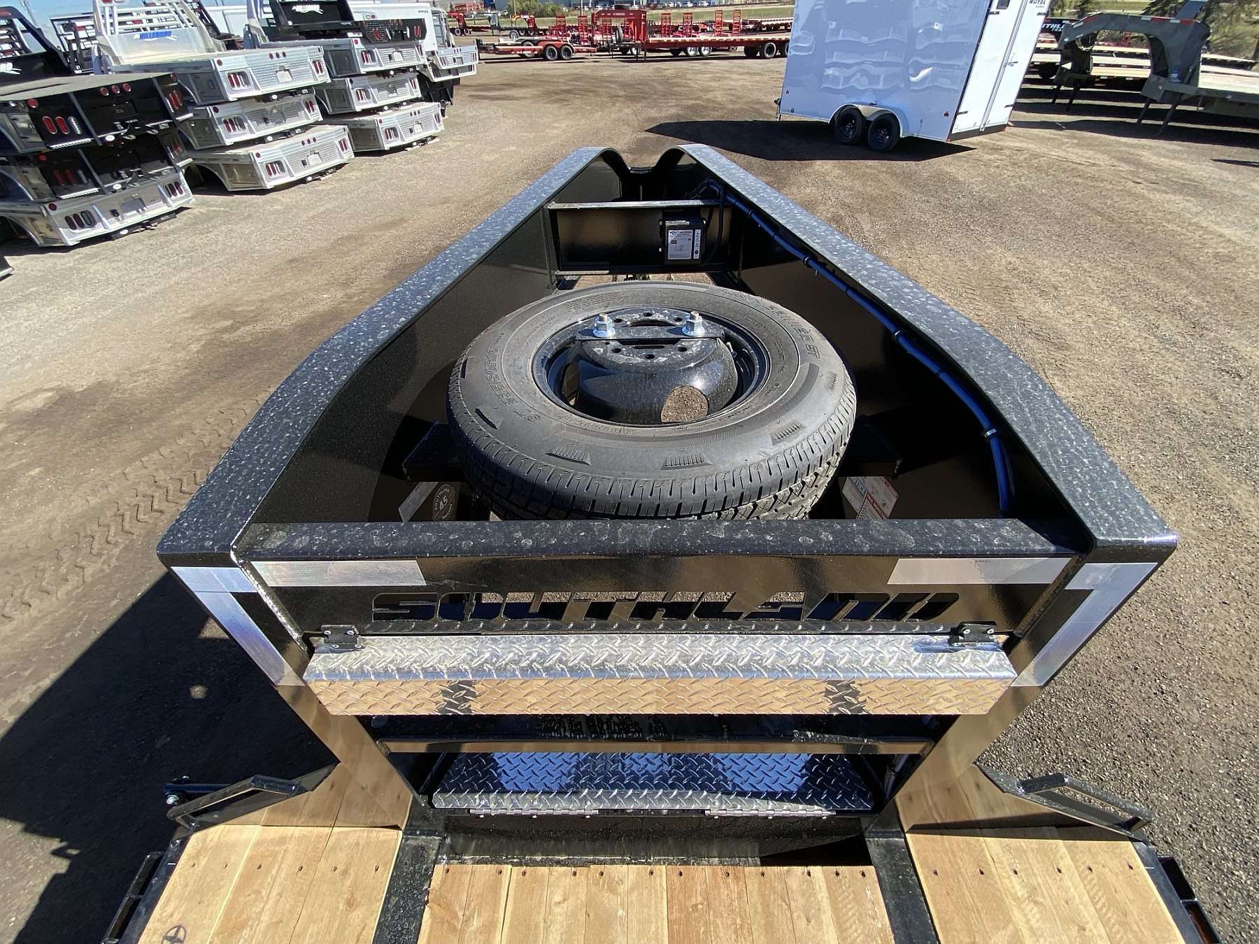 2027 Southland 26' + 6' Tri-Axle Gooseneck Trailer
