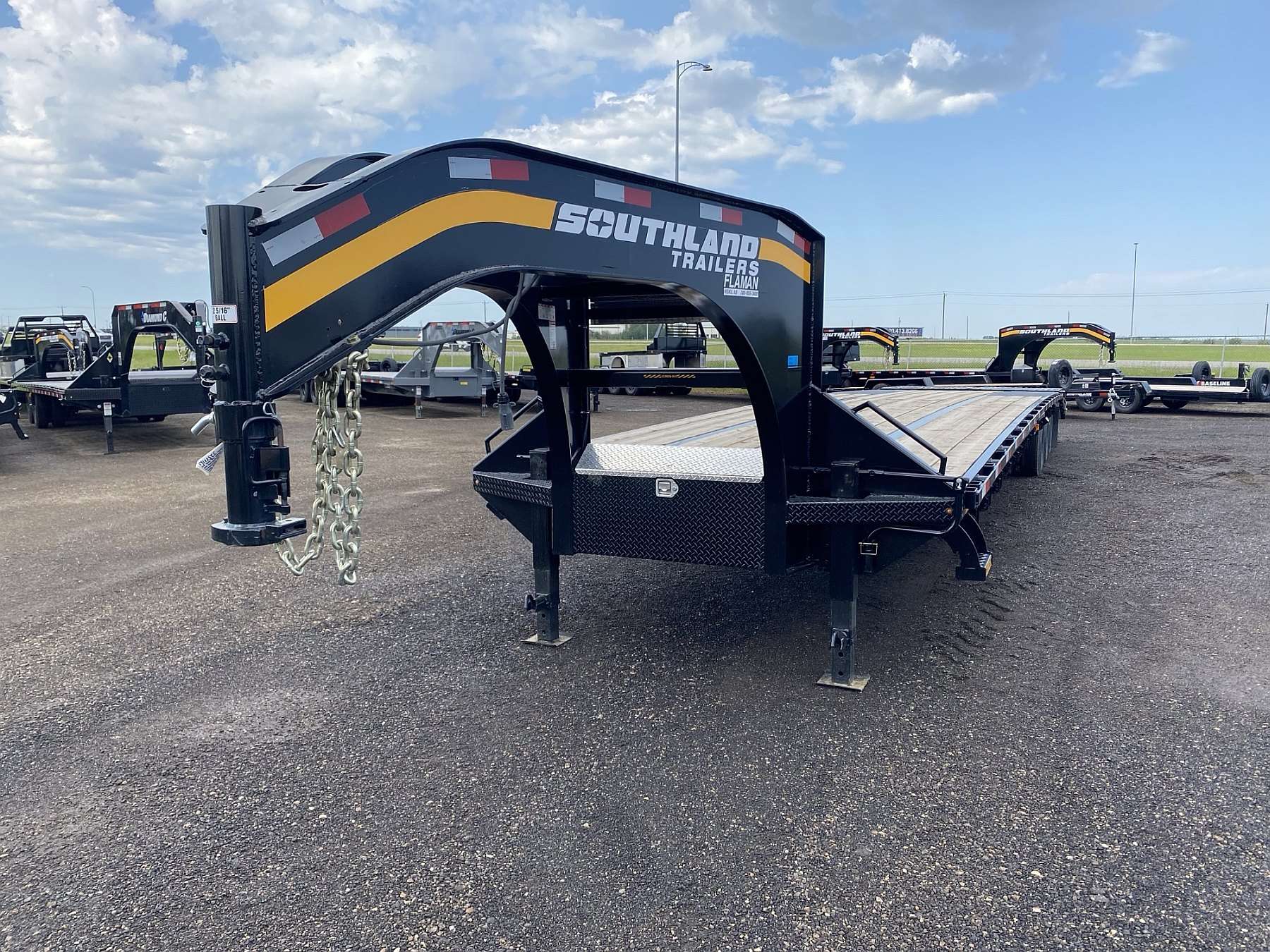 2027 Southland 34'+6' Tri-Axle Gooseneck Trailer