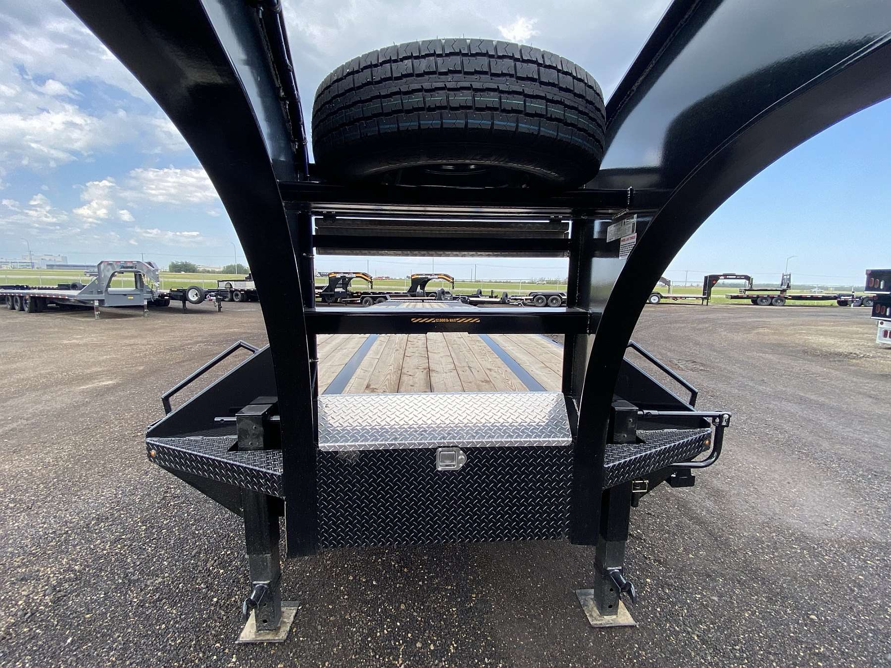2027 Southland 34'+6' Tri-Axle Gooseneck Trailer