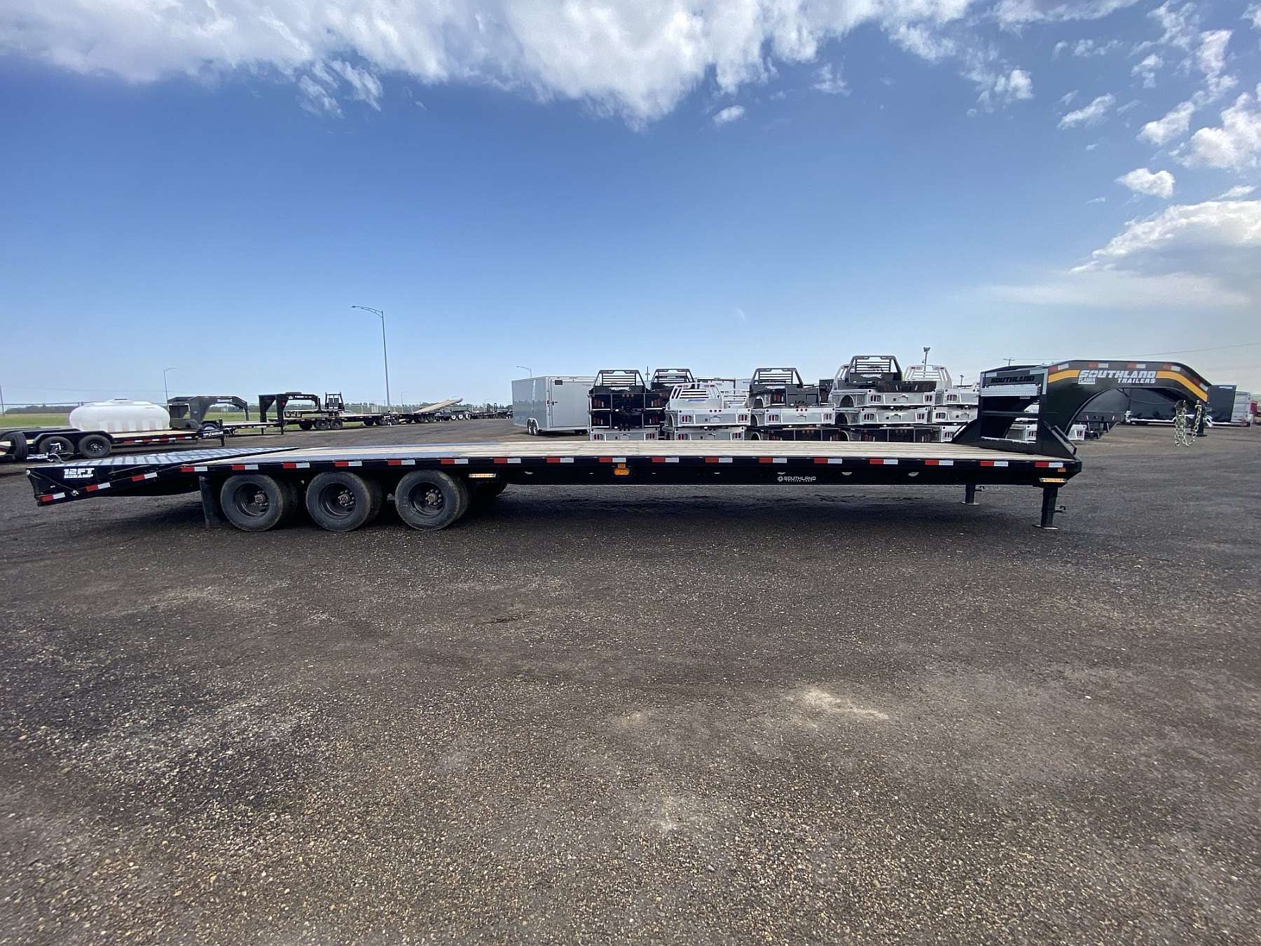 2027 Southland 34'+6' Tri-Axle Gooseneck Trailer