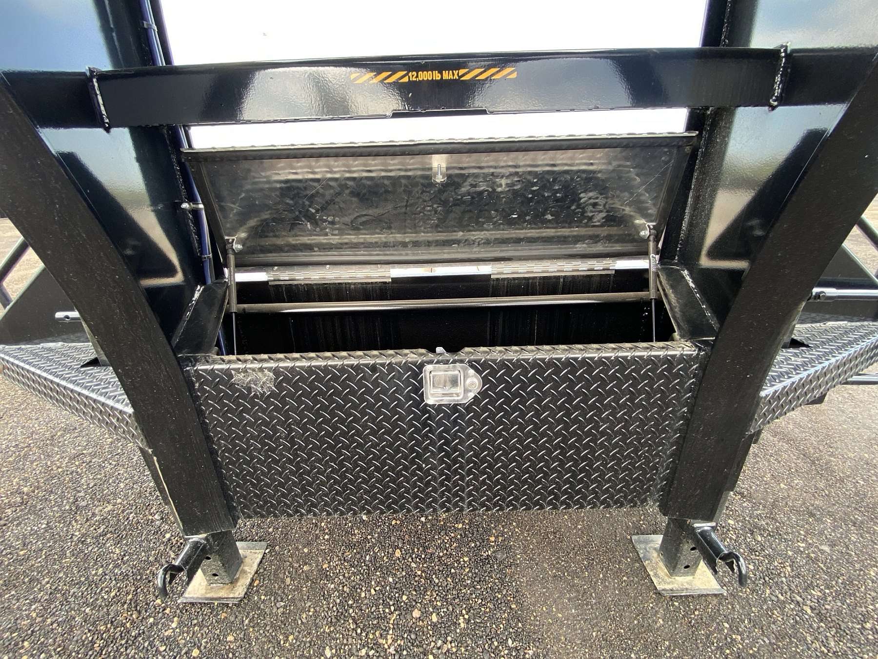 2027 Southland 34'+6' Tri-Axle Gooseneck Trailer