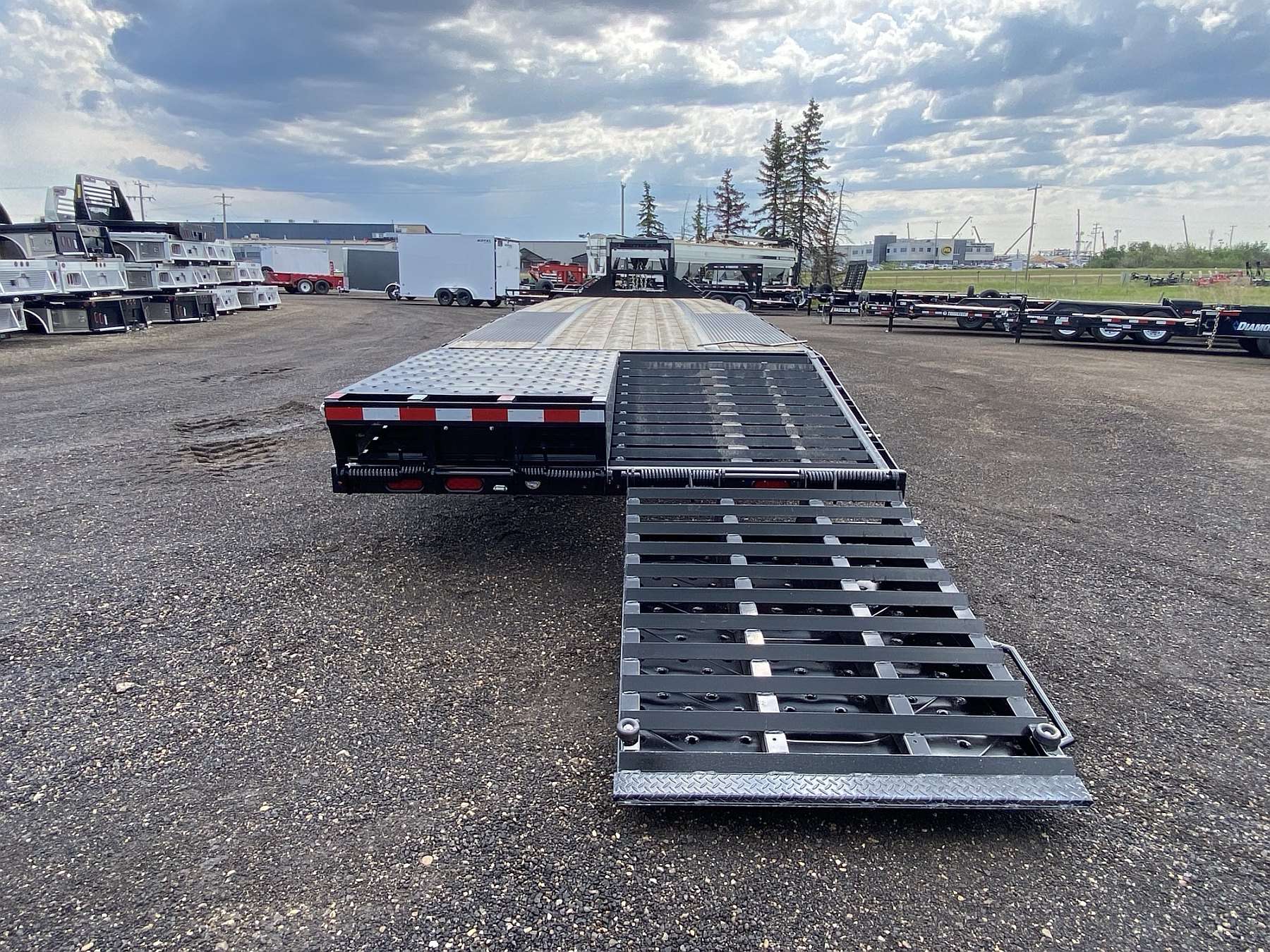 2027 Southland 34'+6' Tri-Axle Gooseneck Trailer