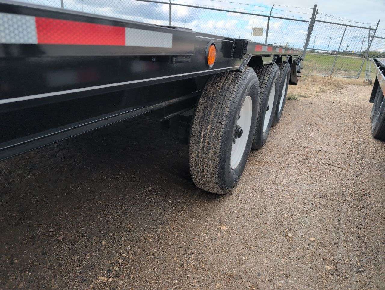 2027 Trailtech 24'+4'9" BT Deckover Triple 7K Trailer