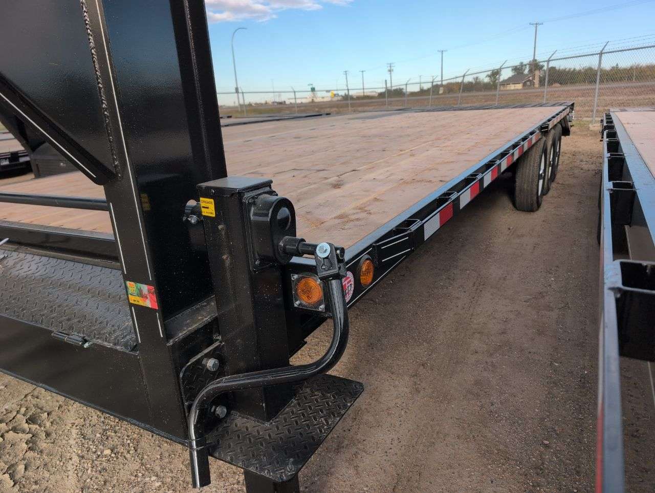 2027 Trailtech 24'+5'6" BT GN Deckover Triple 7K Trailer
