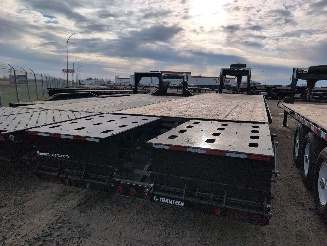 2027 Trailtech 26'+4'9" BT Deckover Tandem 10K Trailer
