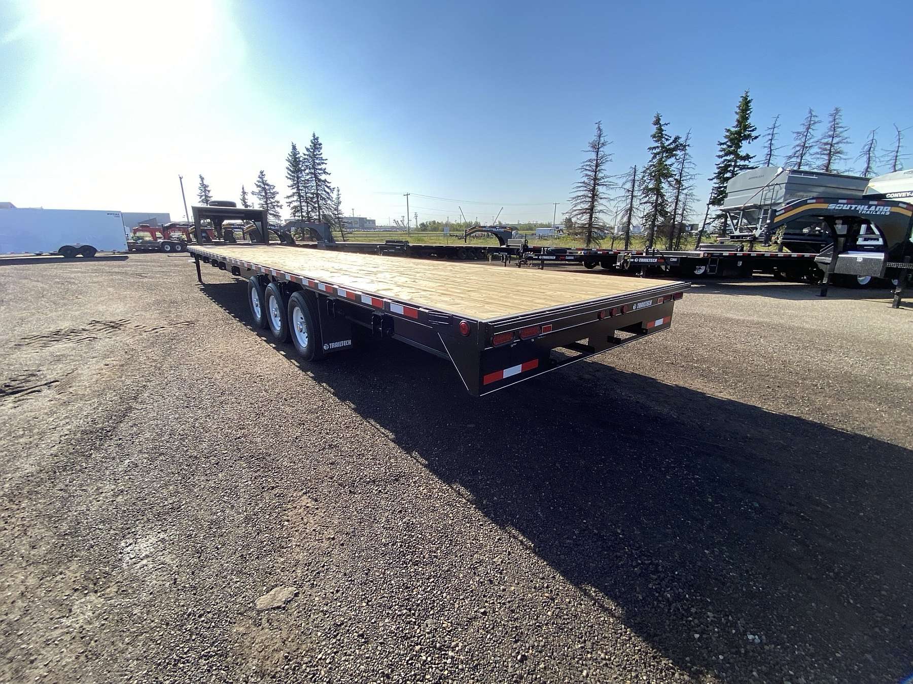 2027 Trailtech 40' Tri-Axle Gooseneck Trailer