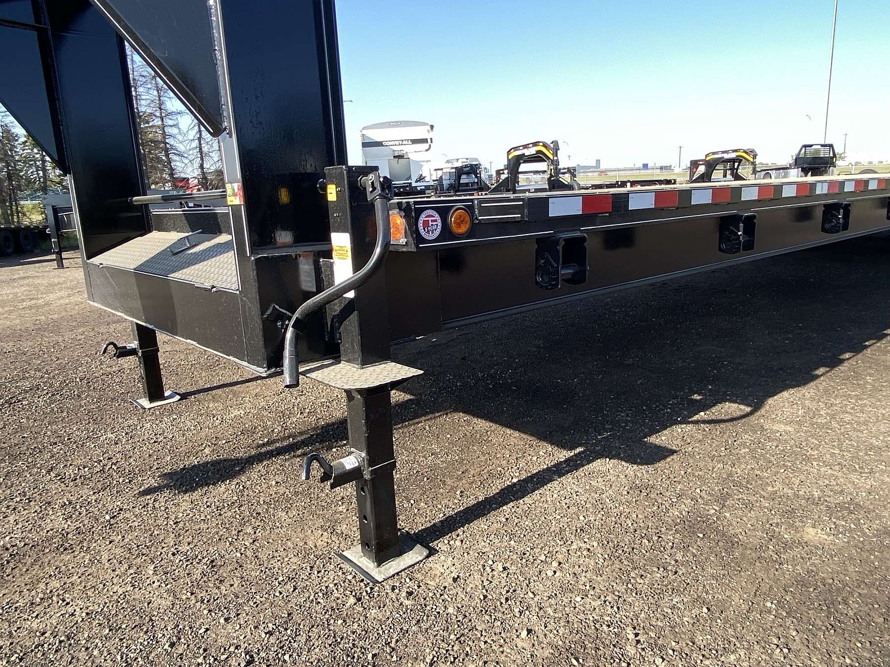 2027 Trailtech 40' Tri-Axle Gooseneck Trailer
