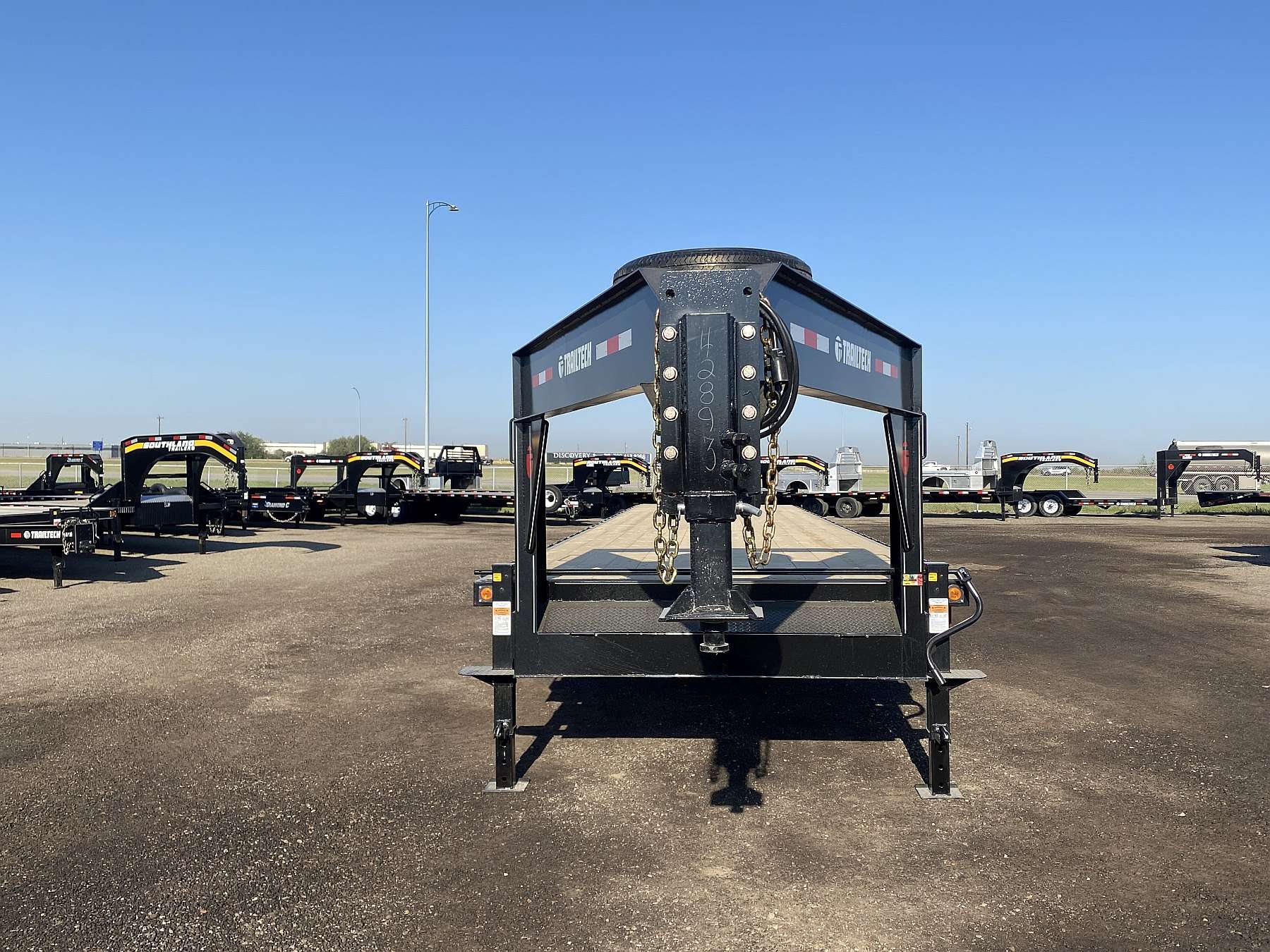 2027 Trailtech 40' Tri-Axle Gooseneck Trailer