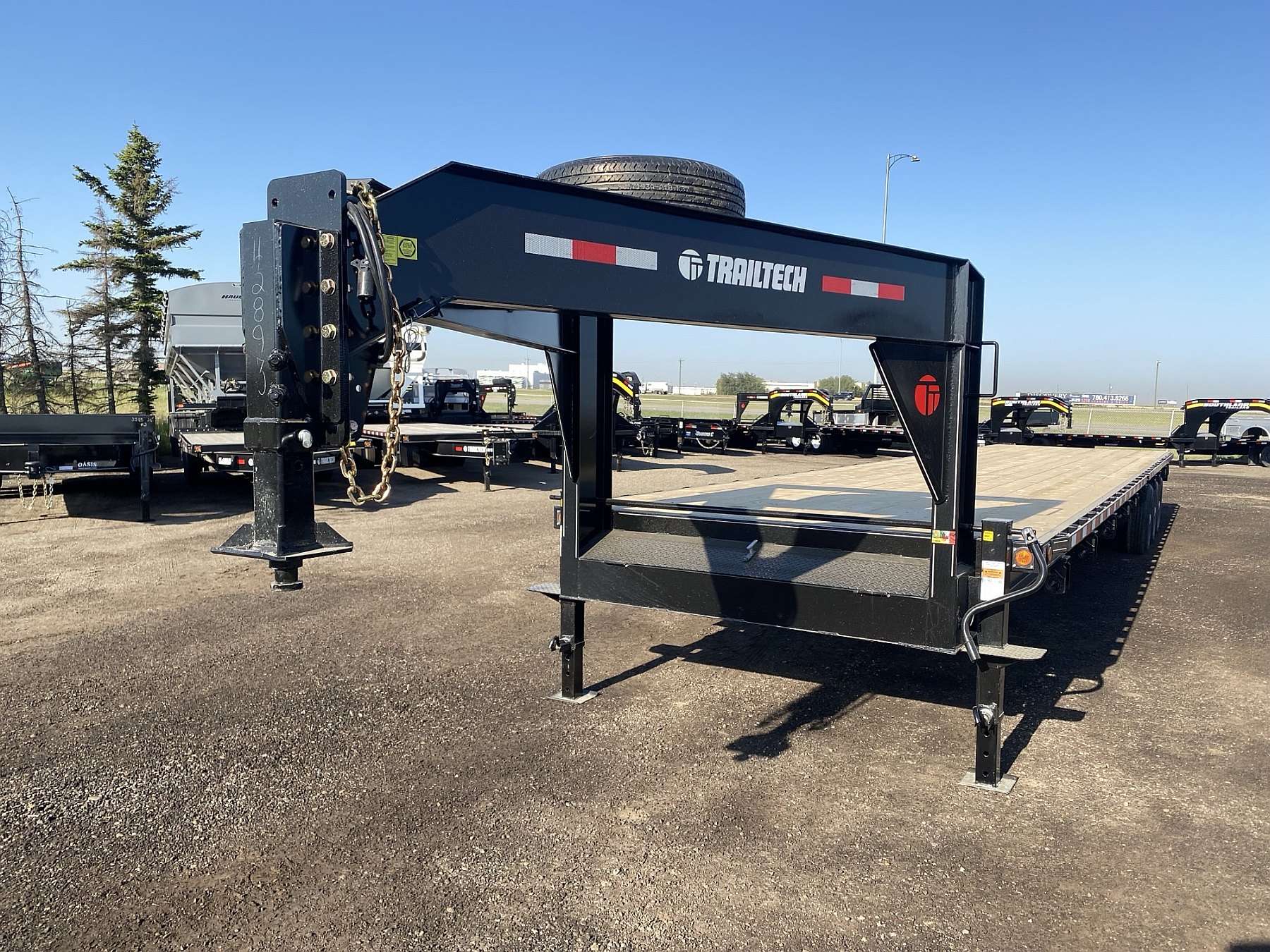 2027 Trailtech 40' Tri-Axle Gooseneck Trailer
