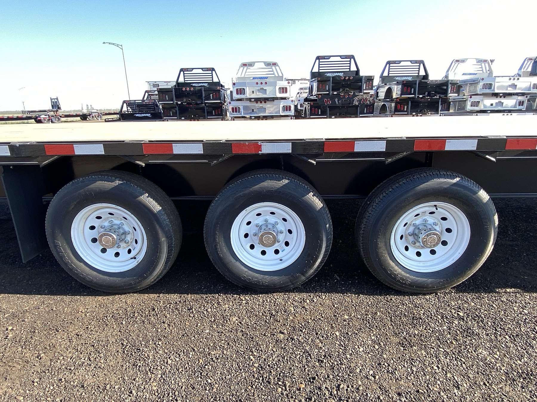 2027 Trailtech 40' Tri-Axle Gooseneck Trailer
