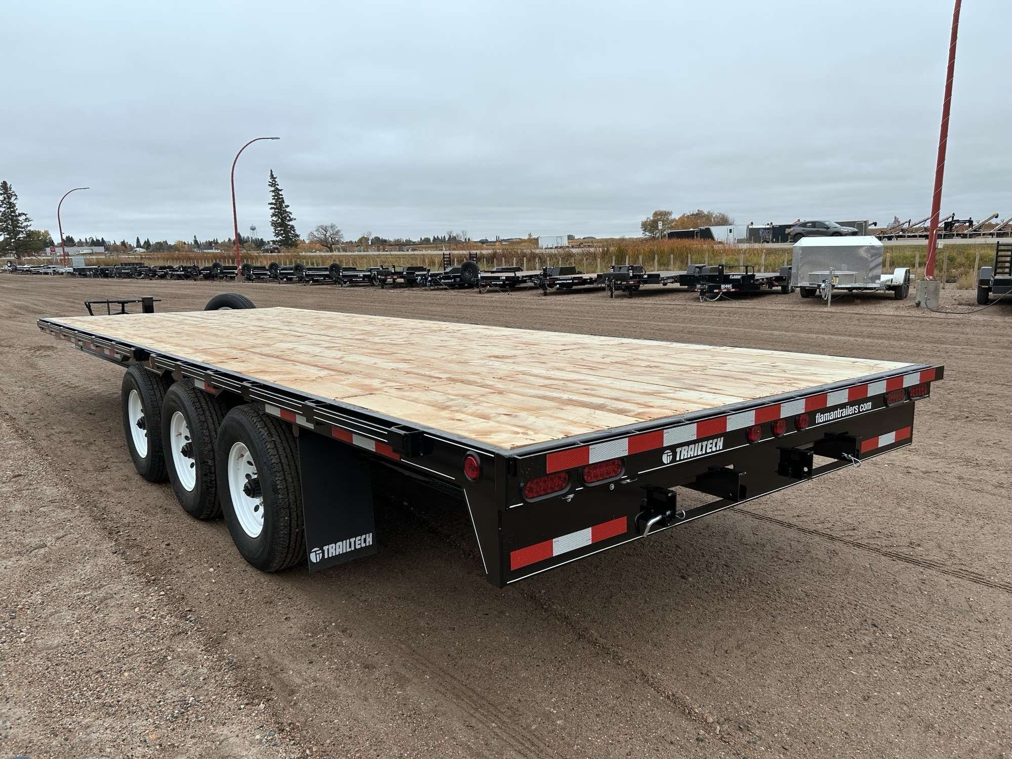 2027 Trailtech 8'6" x 24' Deckover Trailer