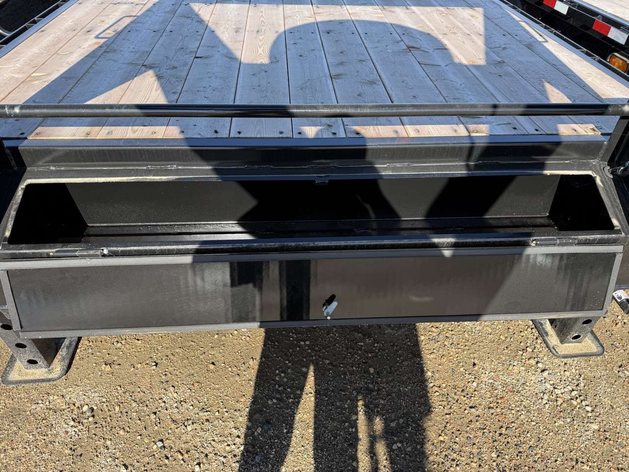 2027 Trailtech 8'6" x 29'6" GN Beavertail Deckover Trailer