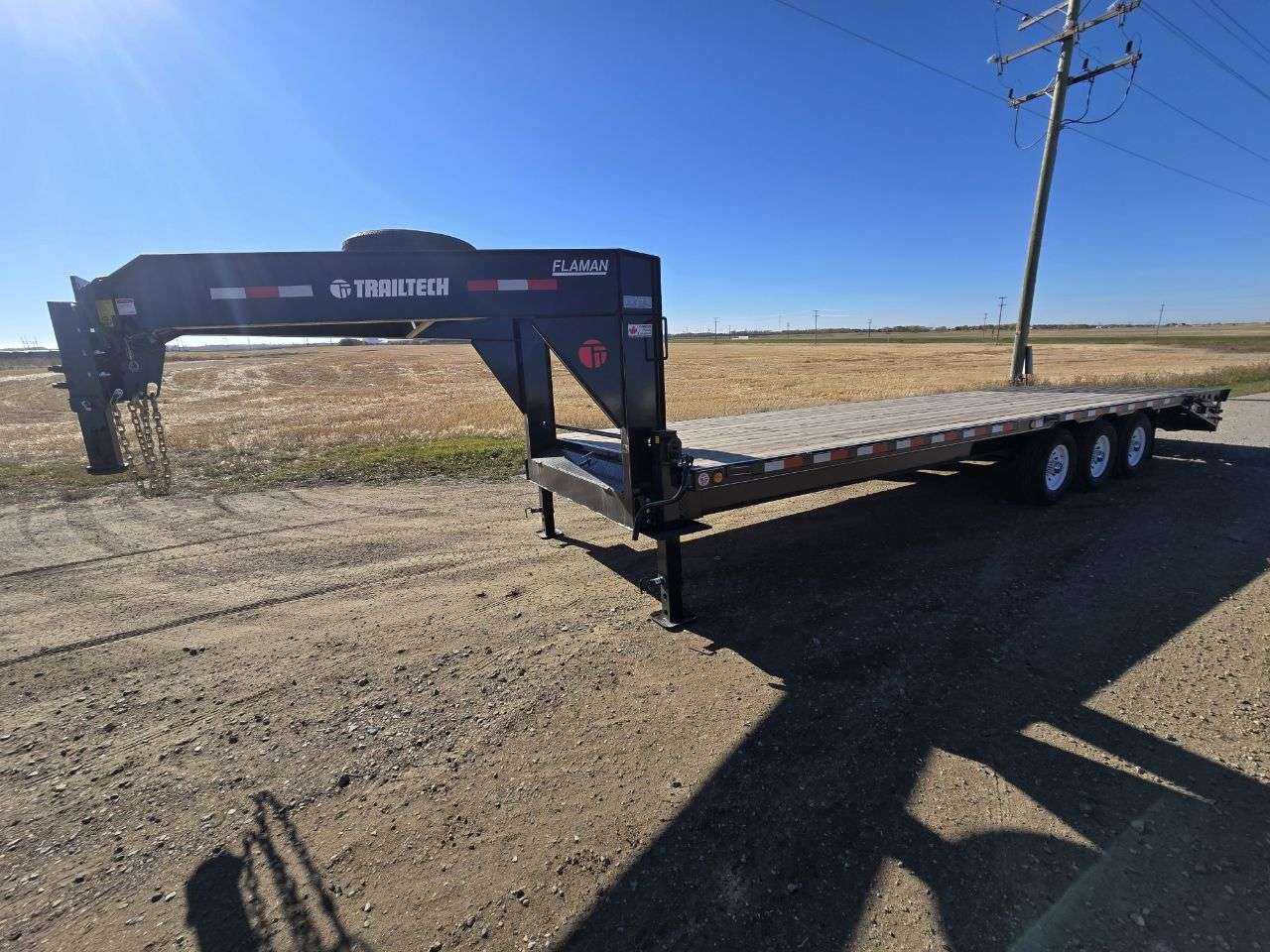 2027 Trailtech 8'6" x 29'6" GN Beavertail Deckover Trailer