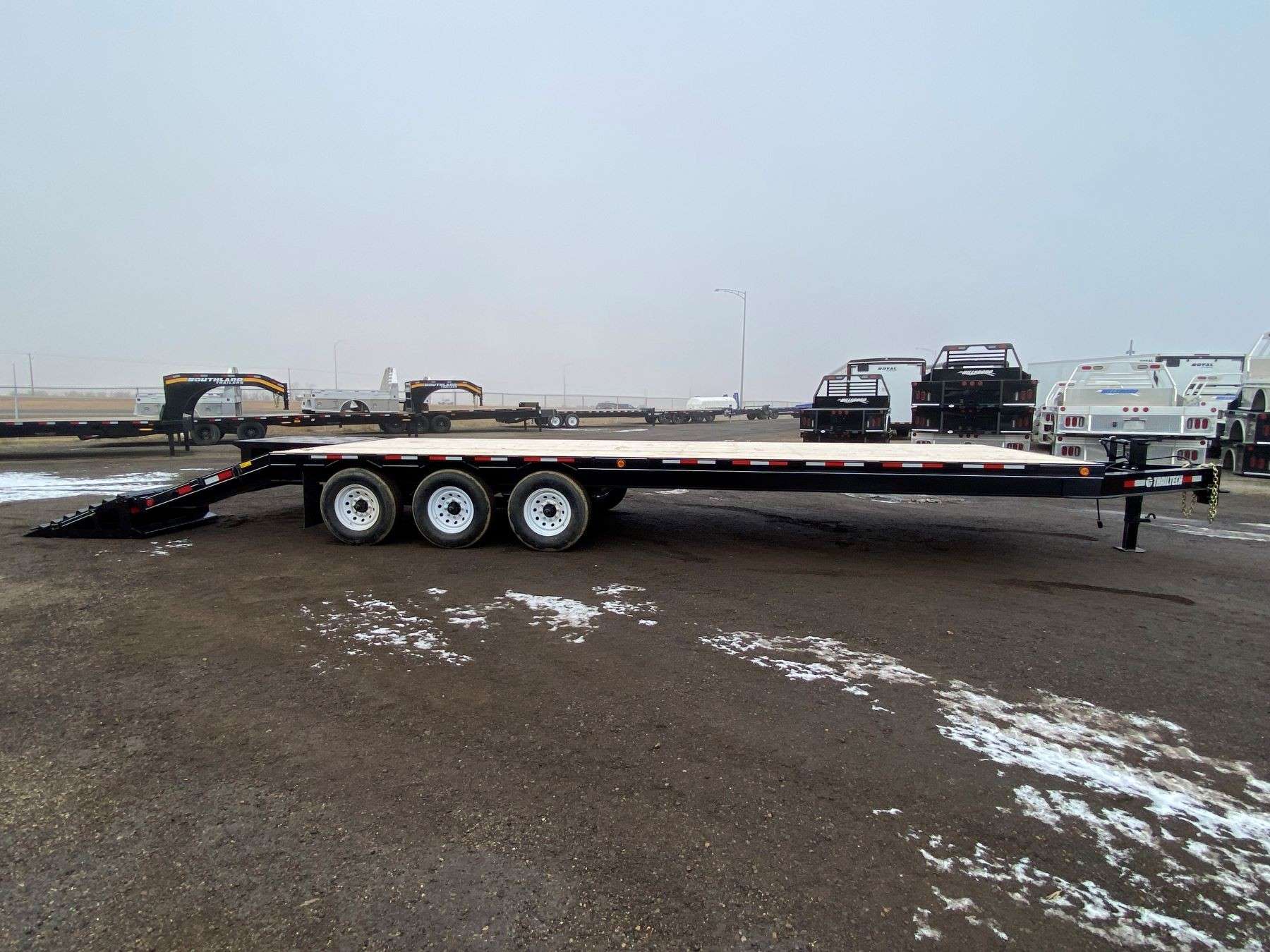 2027 Trailtech Essential Series 24' Tri-Axle Highboy Trailer