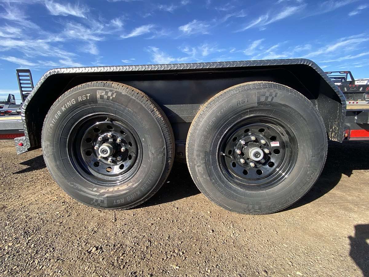 *Black Friday Sale * 2025 Diamond C Baseline 20' Tilt Deck