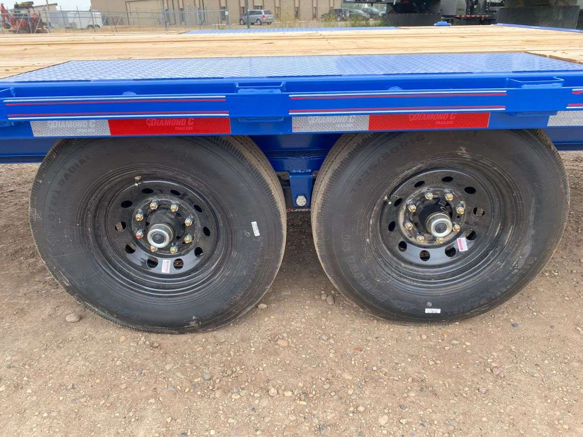 *Clearance* 2024 Diamond C 22' Deck-Over Trailer