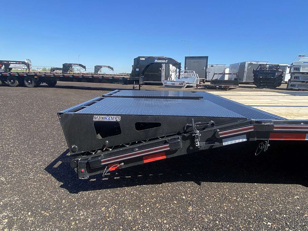 *Clearance* 2024 Diamond C FMAX216- 38' Gooseneck