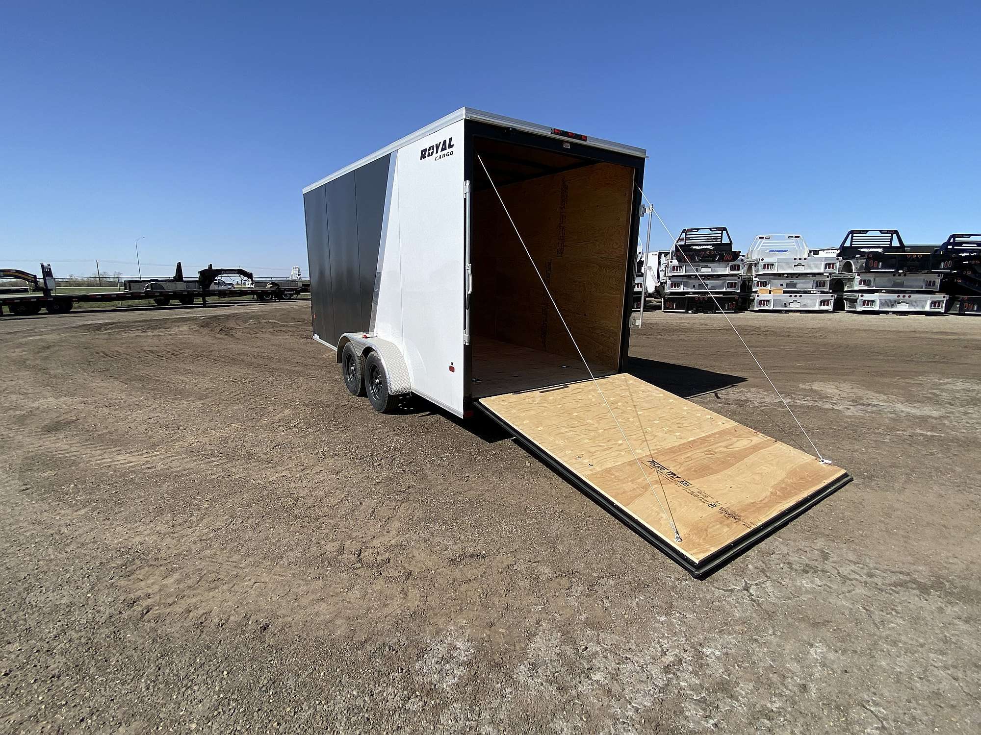 *Clearance* 2024 Royal 7'x18' Enclosed Trailer
