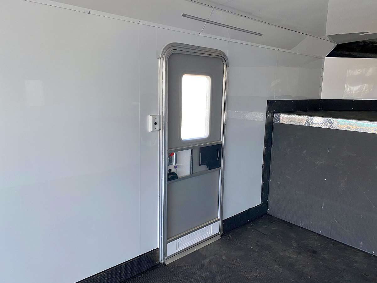 *Clearance* 2024 Royal 8'x26' Gooseneck Cargo Trailer