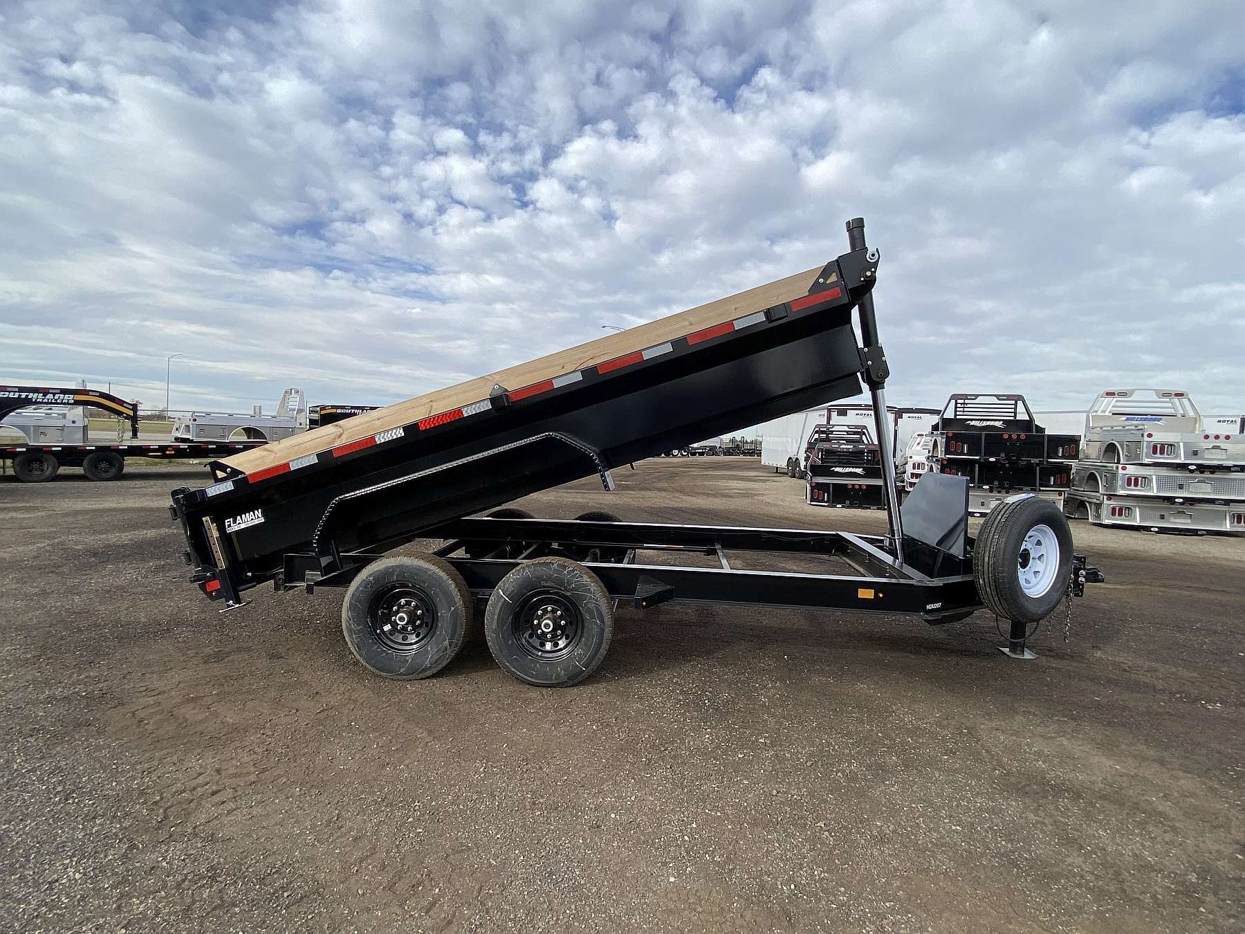 *Clearance* 2025 Diamond C Baseline 14' HD Dump Trailer