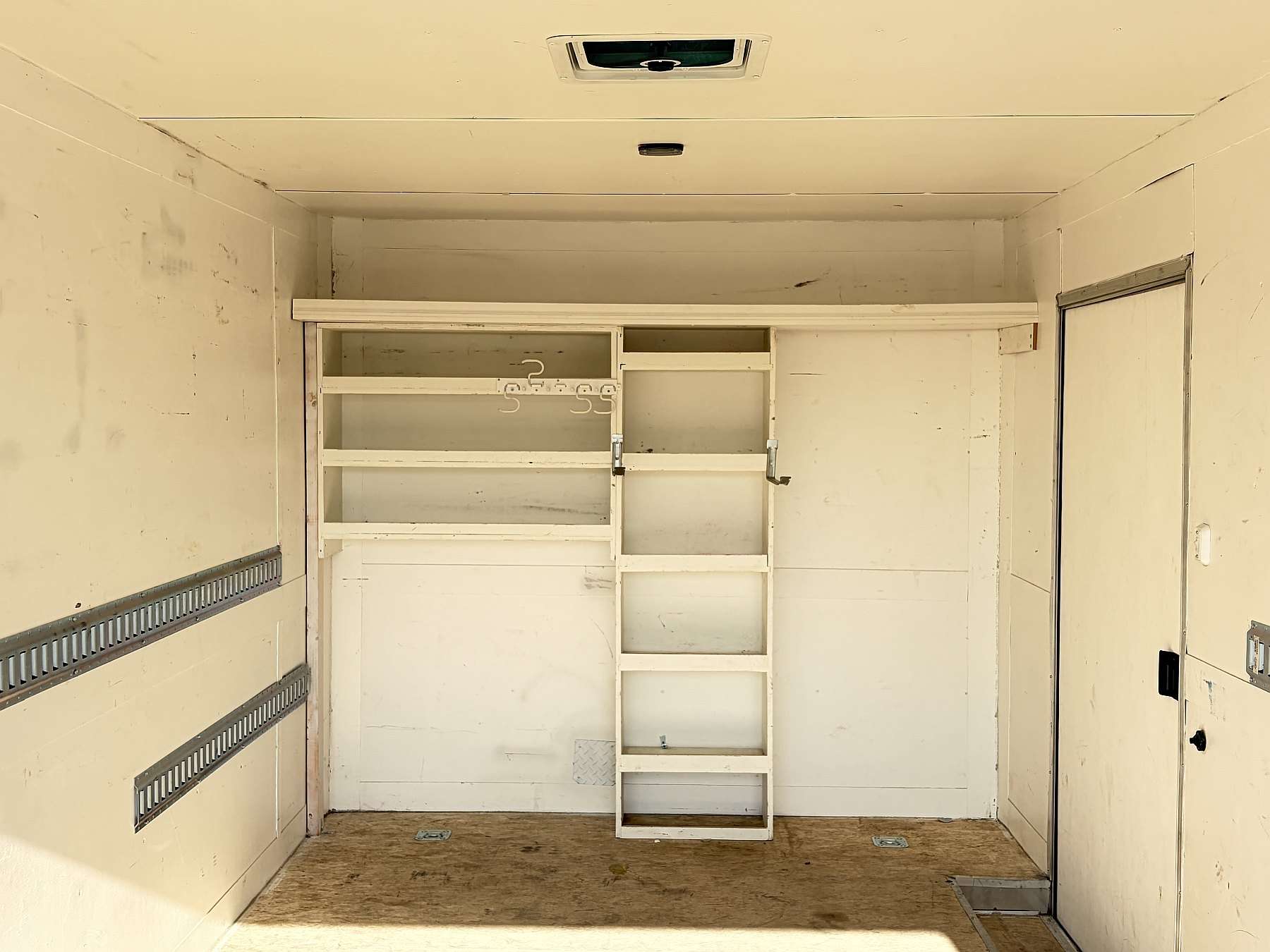 *Consignment* 2023 Cross 8.5'x18' Enclosed Cargo Trailer