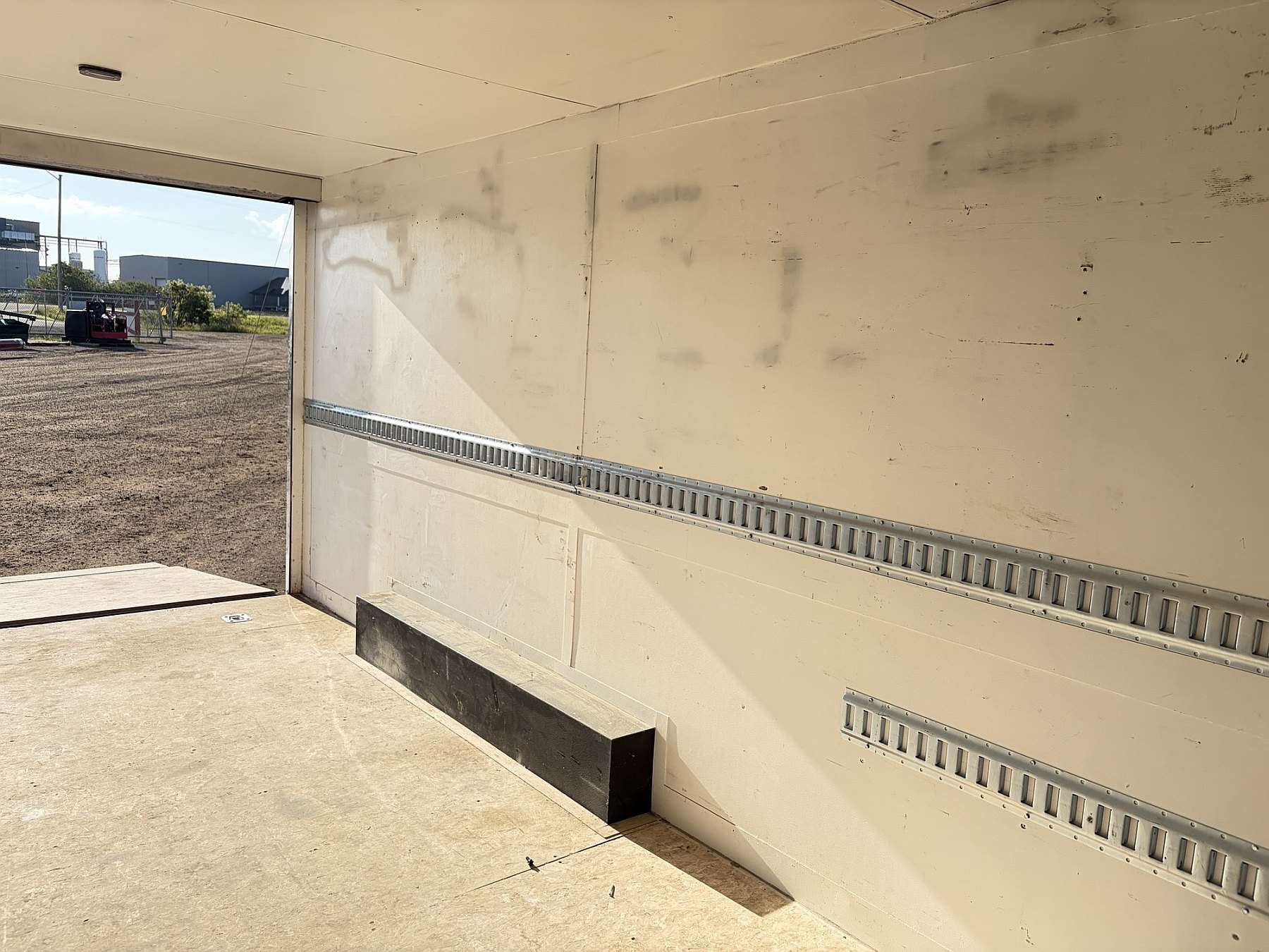 *Consignment* 2023 Cross 8.5'x18' Enclosed Cargo Trailer