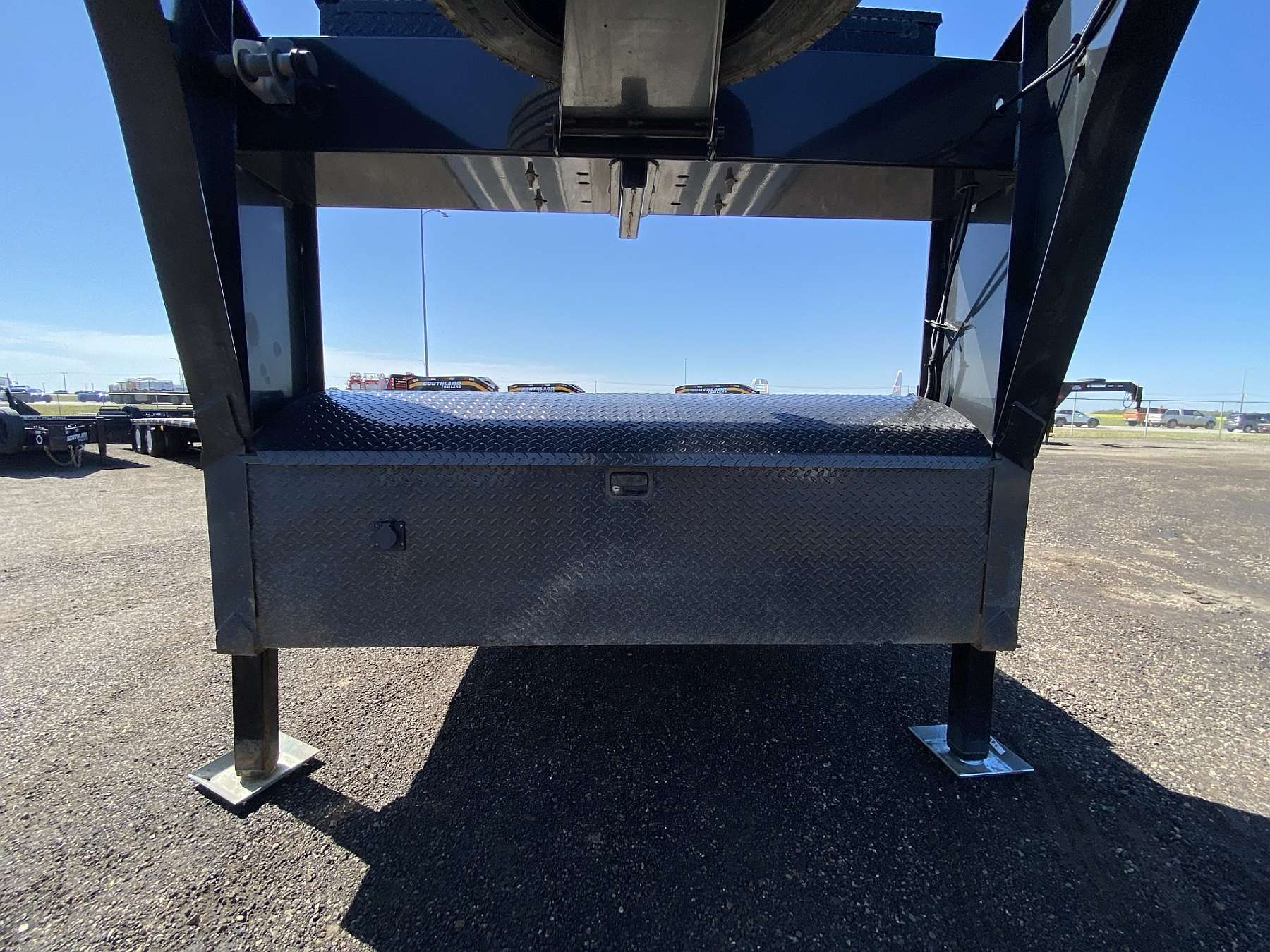 *Consignment* 2023 Diamond C 28' Tilt Deck Gooseneck
