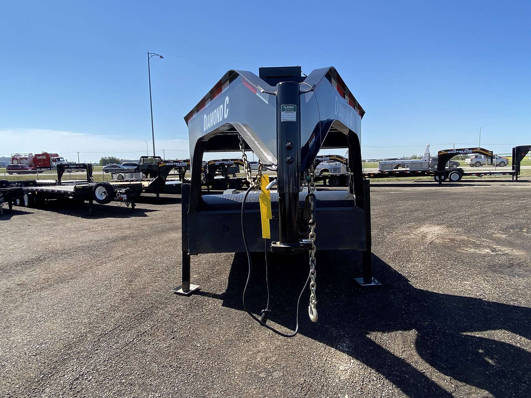 *Consignment* 2023 Diamond C 28' Tilt Deck Gooseneck