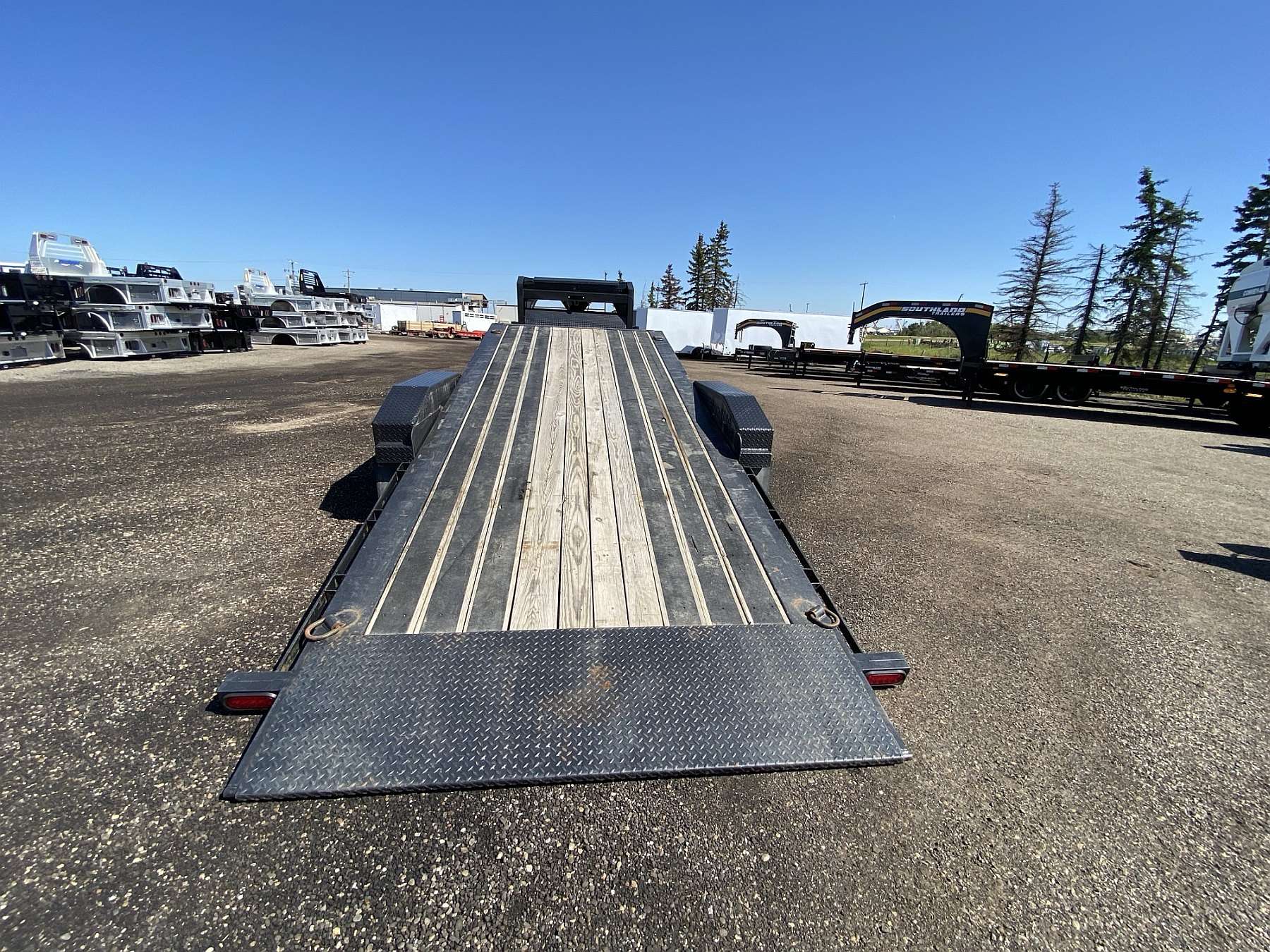 *Consignment* 2023 Diamond C 28' Tilt Deck Gooseneck