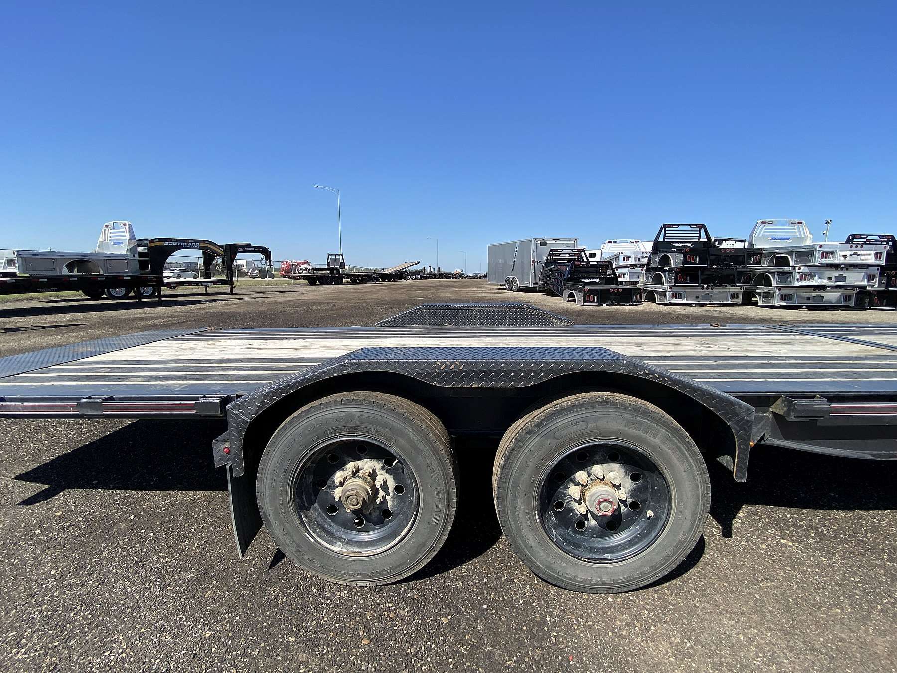 *Consignment* 2023 Diamond C 28' Tilt Deck Gooseneck