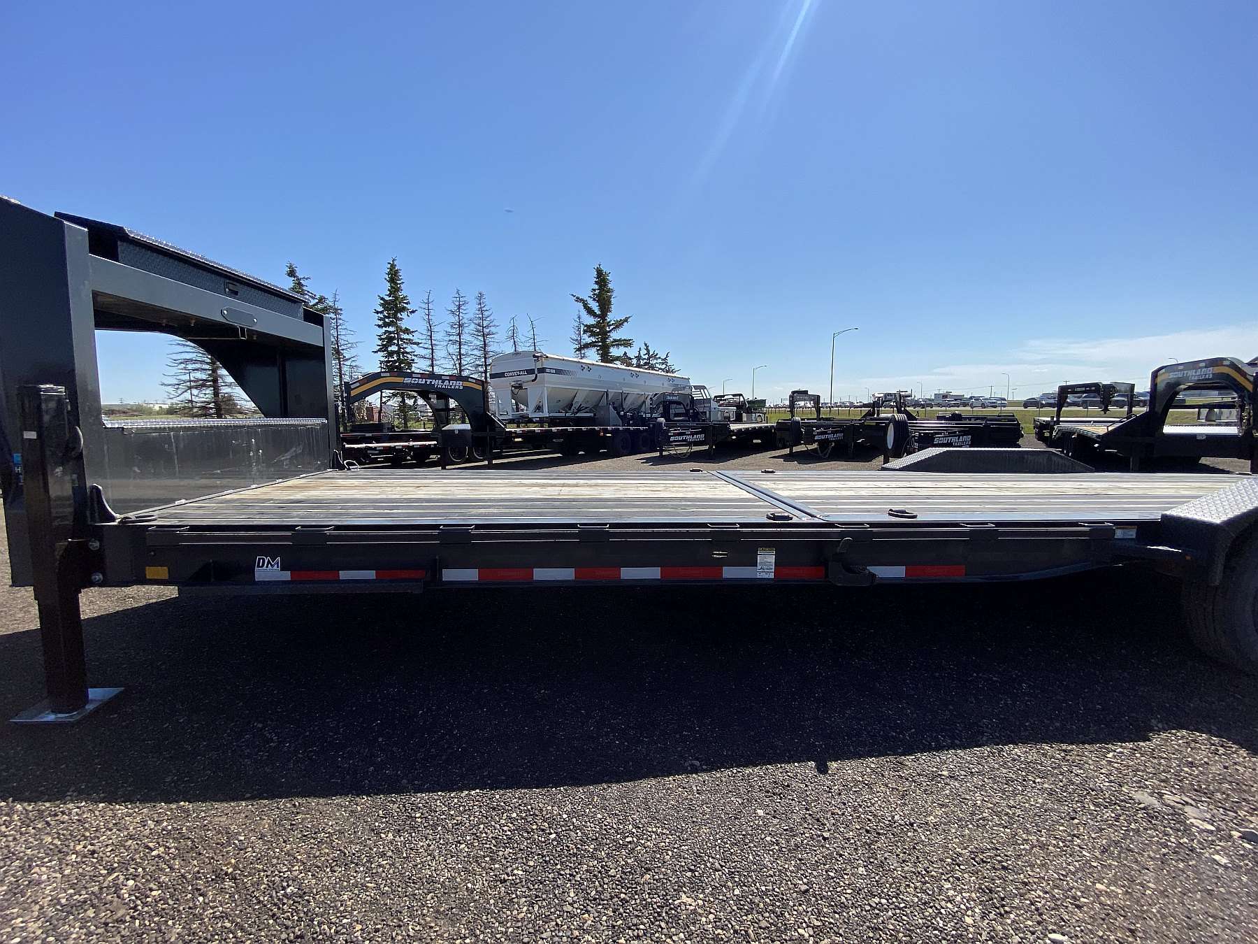 *Consignment* 2023 Diamond C 28' Tilt Deck Gooseneck