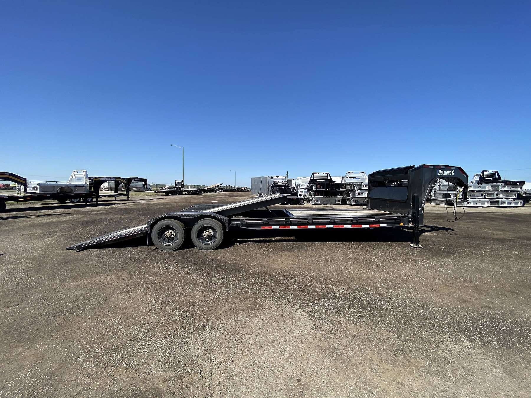 *Consignment* 2023 Diamond C 28' Tilt Deck Gooseneck